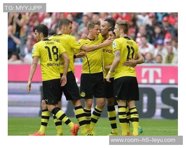 德国总理默茨提前离场错失多特绝杀圣保利的精彩瞬间