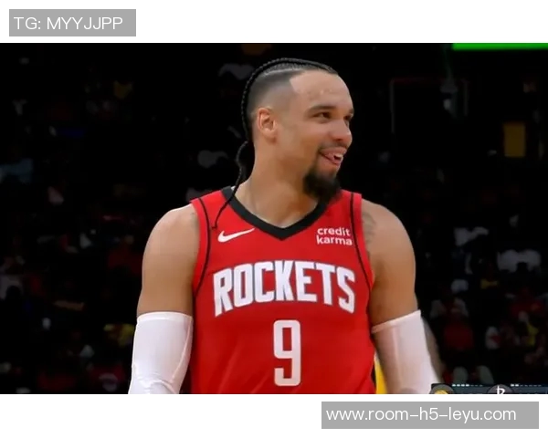 狄龙与火箭球员深情拥抱展现真爱情怀温暖全场 狄龙与火箭球员深情拥抱展现真爱情怀温暖全场